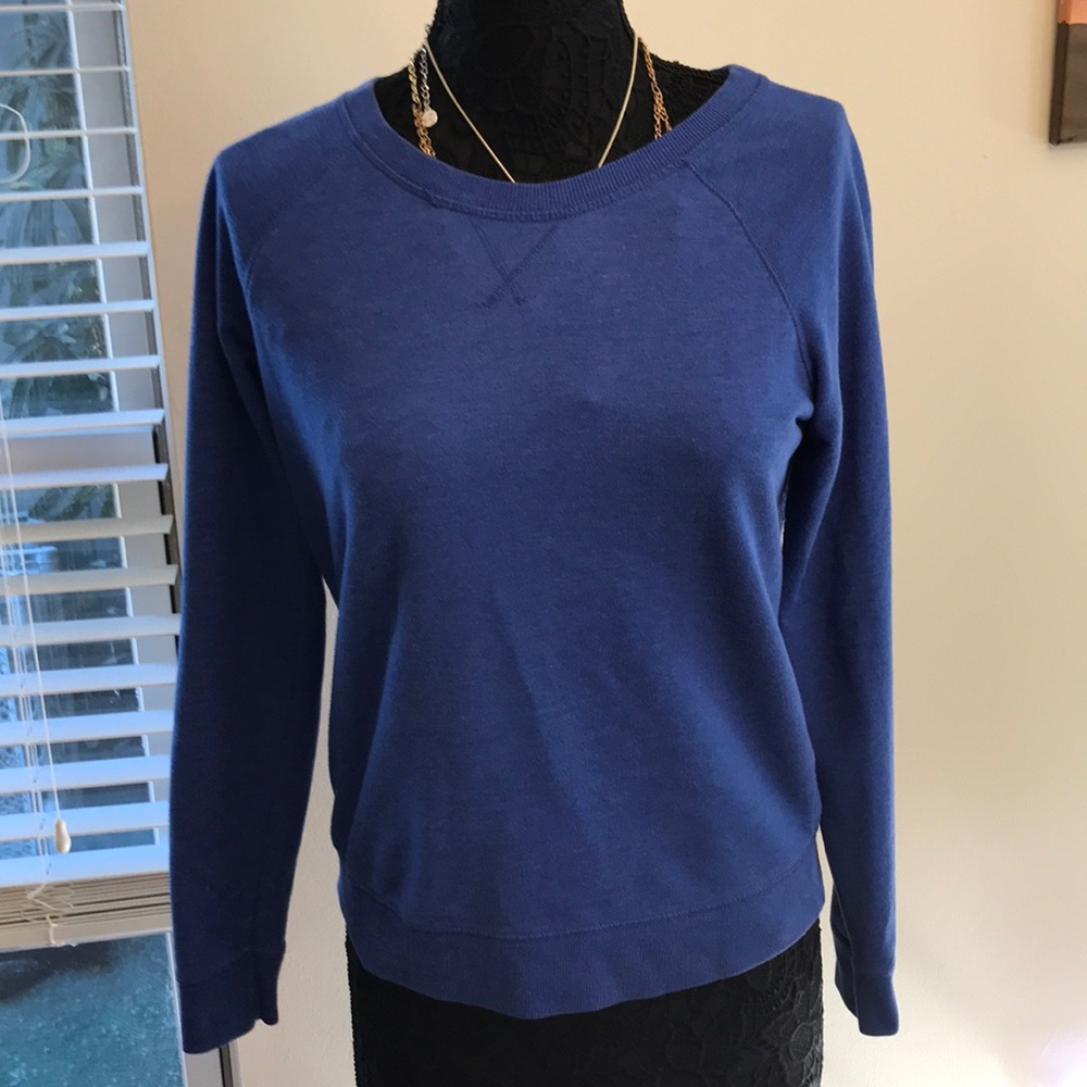 Old Navy Sweatshirt size medium